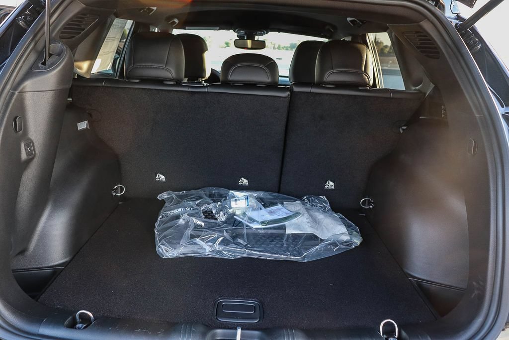 New 2026 Jeep Compass Latitude AWD/4WD image 28