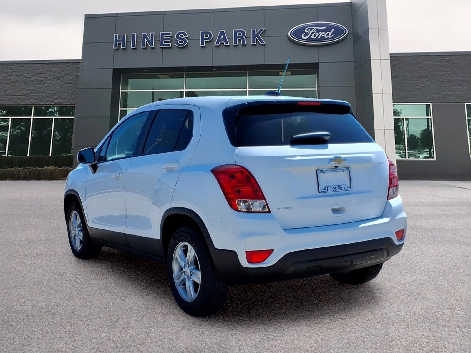 Used 2020 Chevrolet Trax LS w/ Tint and Cruise Package FWD image 5