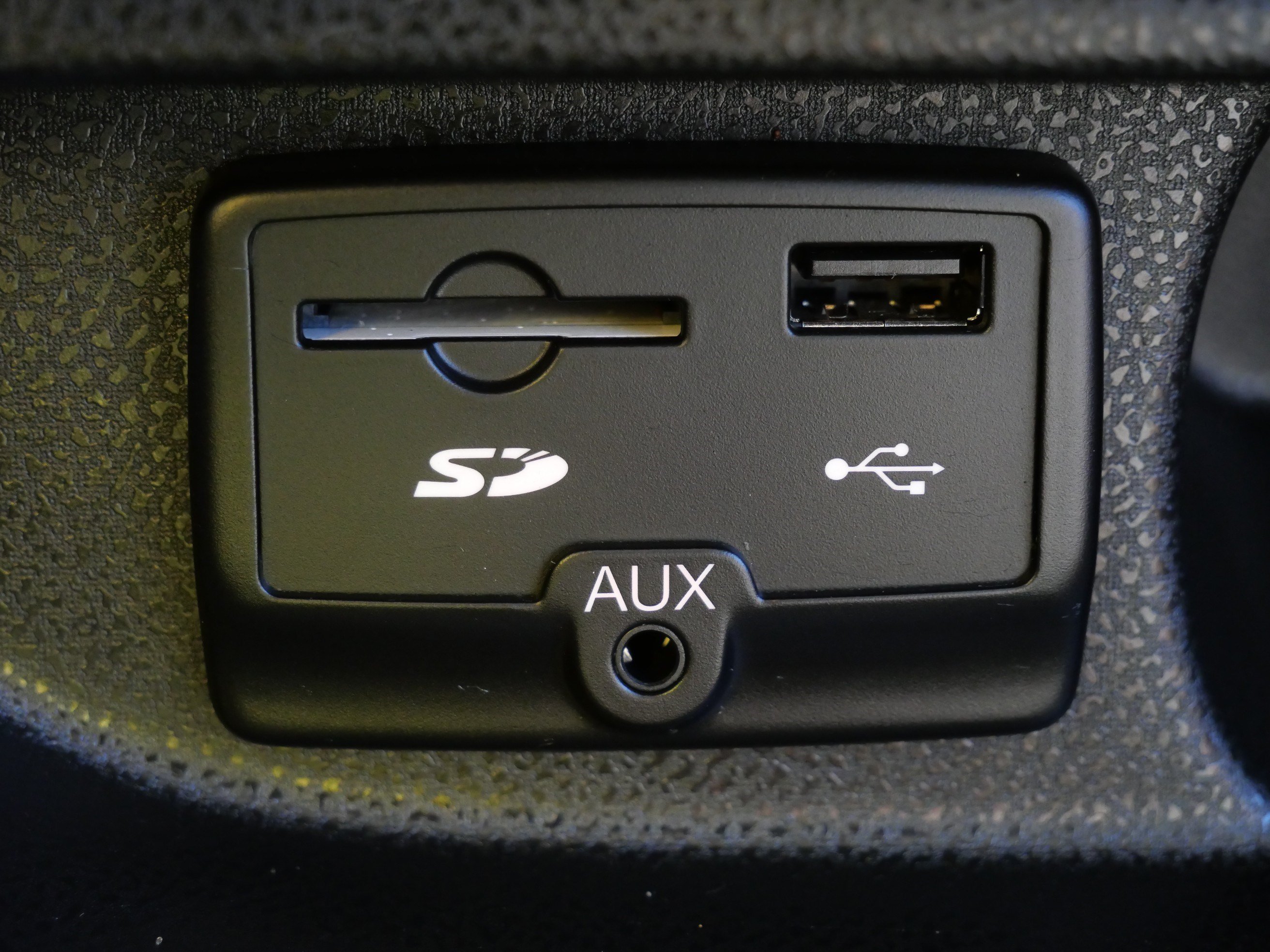 Used 2014 FIAT 500L Trekking FWD image 31