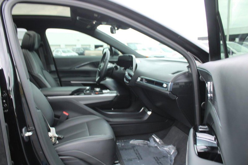 Used 2023 Cadillac Lyriq 2WD image 11