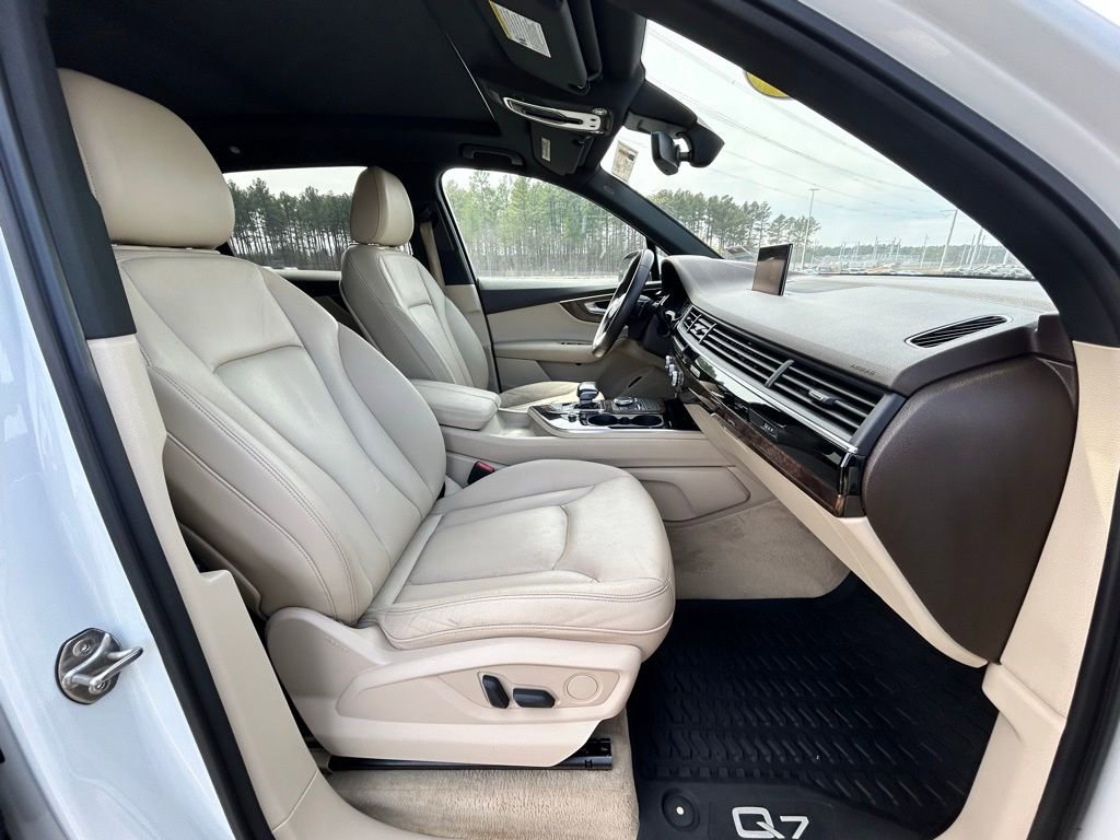 Used 2017 Audi Q7 3.0T Premium image 13