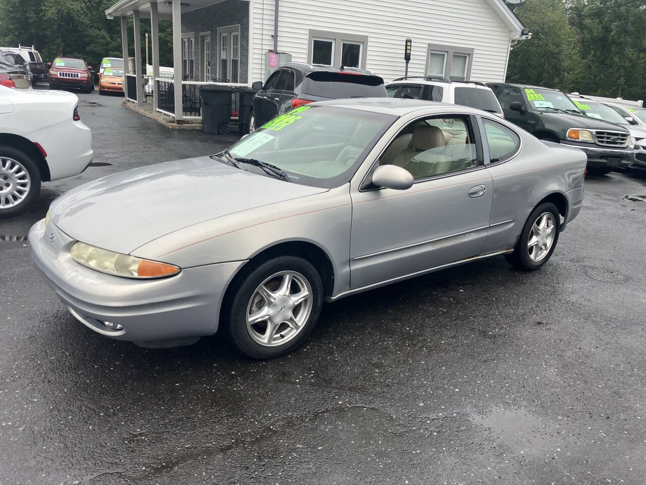 Used 1999 Oldsmobile Alero GLS FWD image 3
