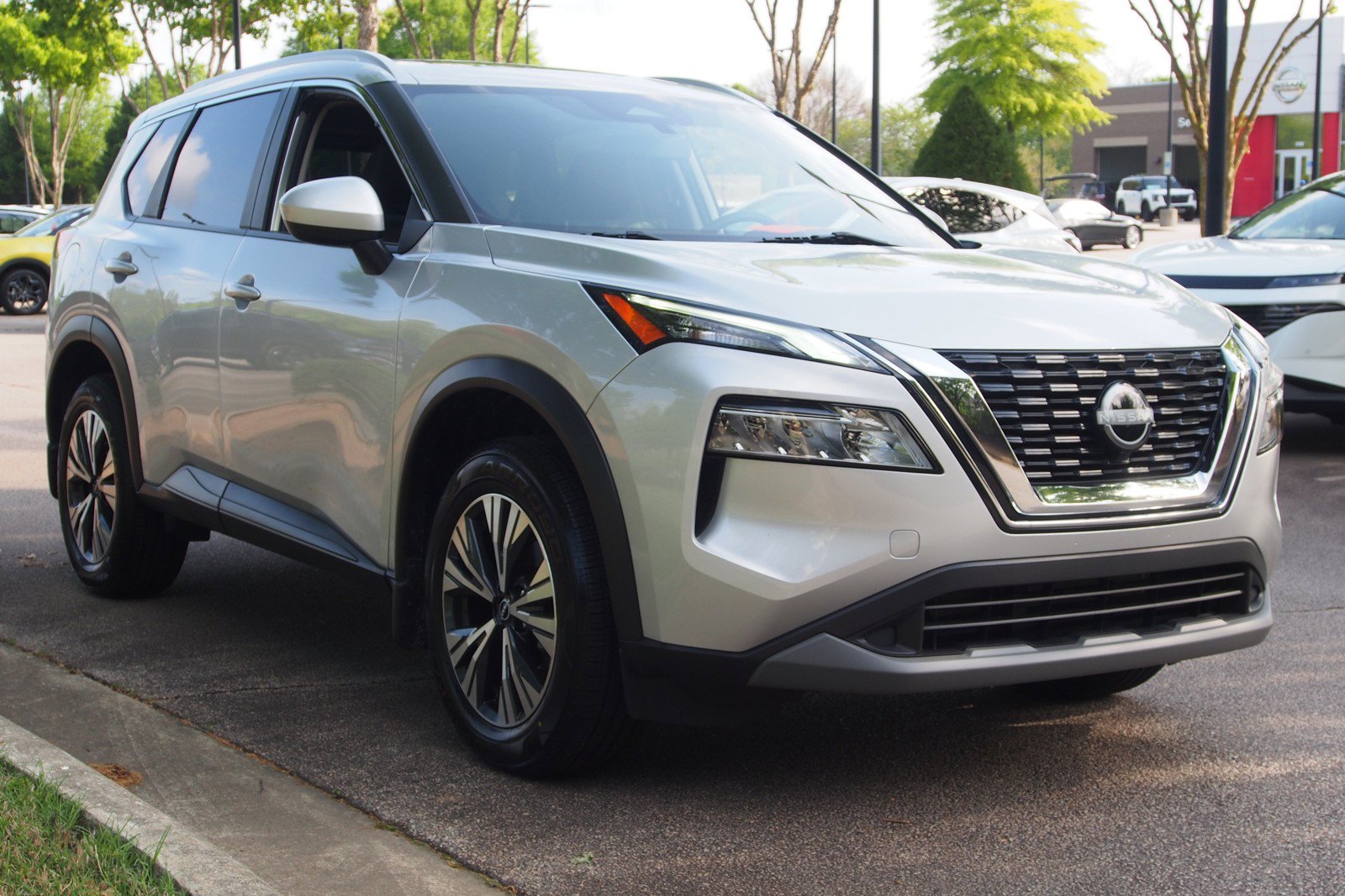 Used 2023 Nissan Rogue SV w/ SV Premium B Package AWD/4WD image 1
