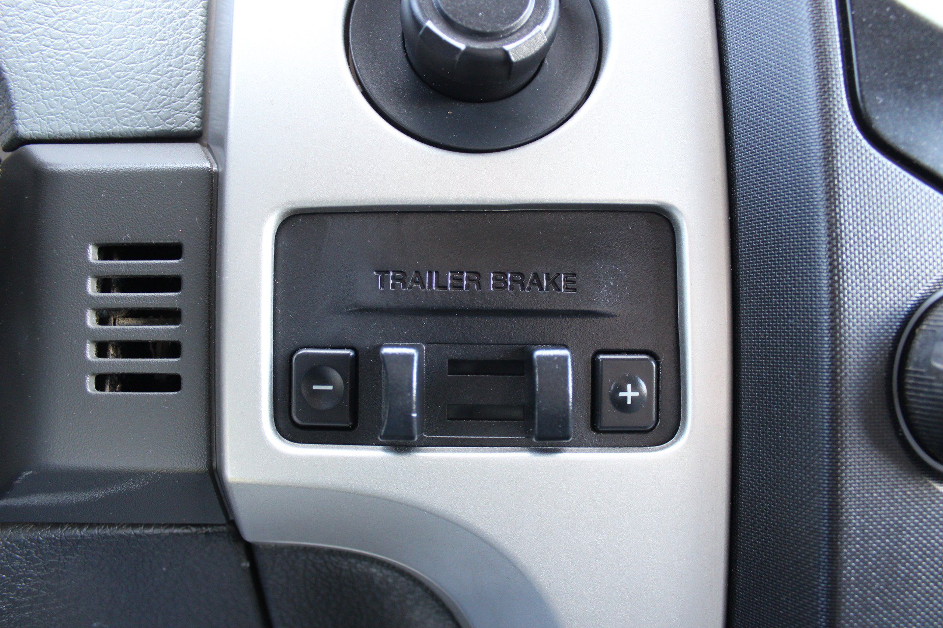 Used 2013 Ford F150 XLT w/ Luxury Equipment Group AWD/4WD image 24