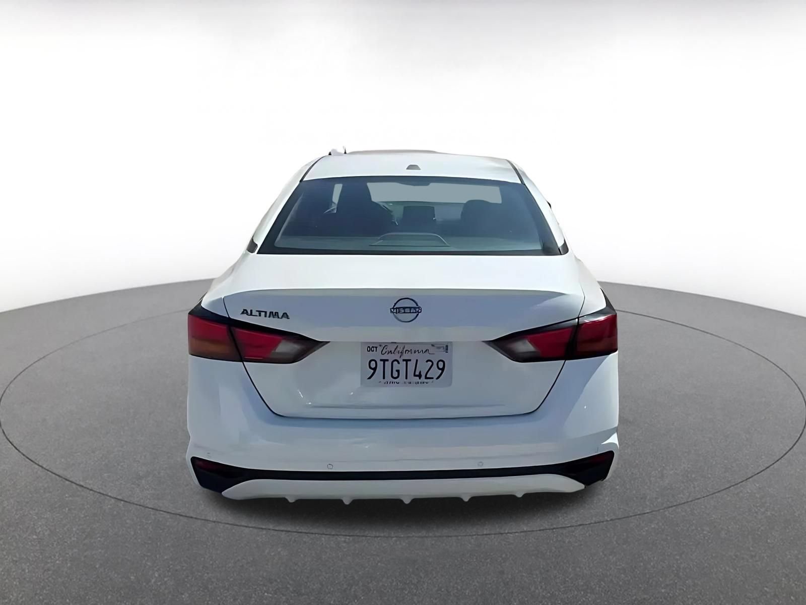 Used 2025 Nissan Altima 2.5 SV FWD image 12
