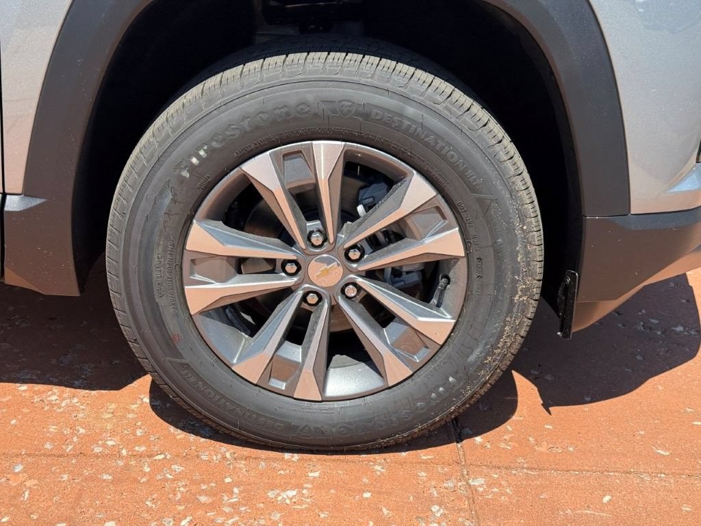New 2026 Chevrolet Equinox LT w/ Convenience Package II FWD image 7