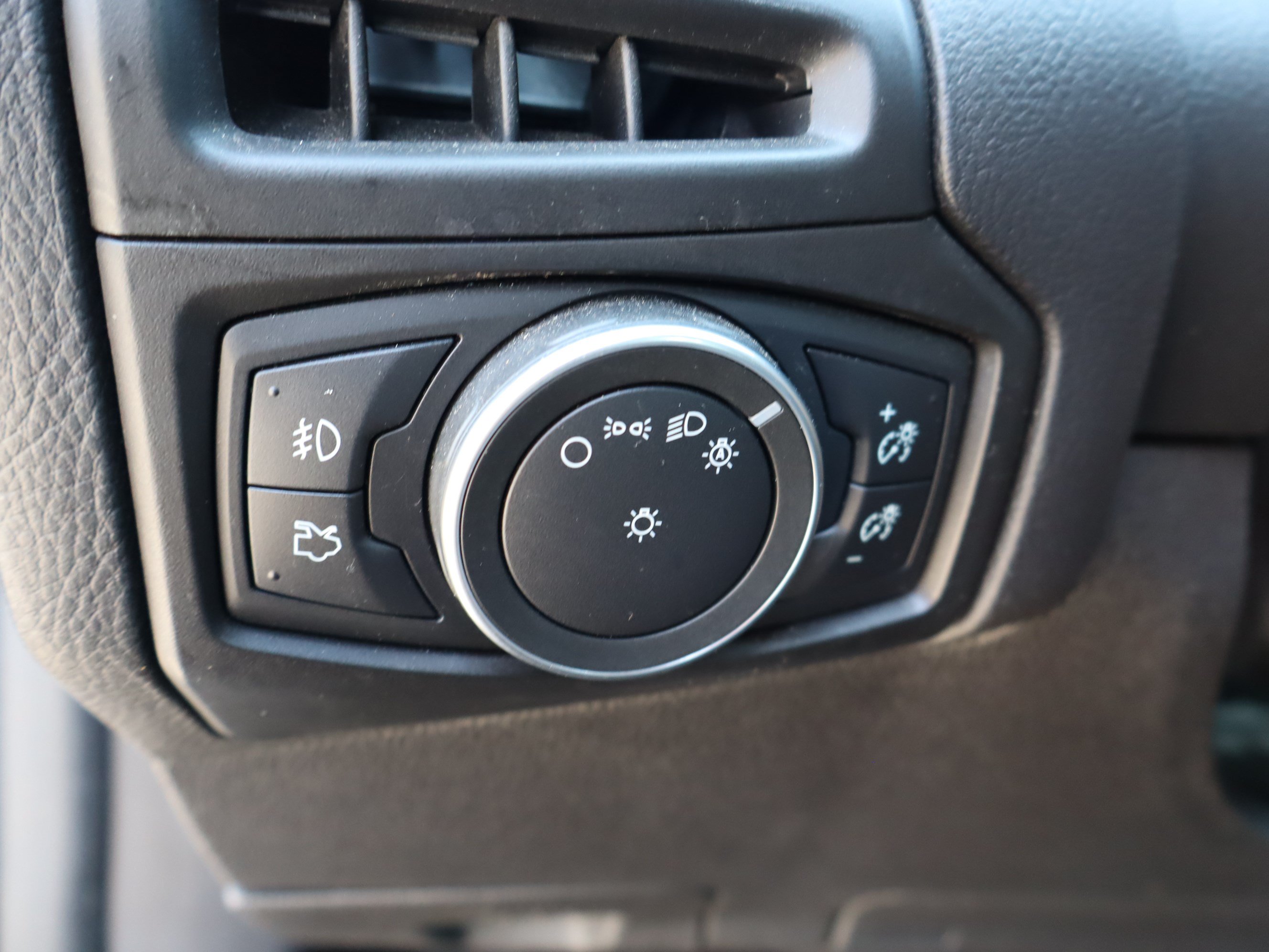Used 2017 Ford Focus ST FWD image 18