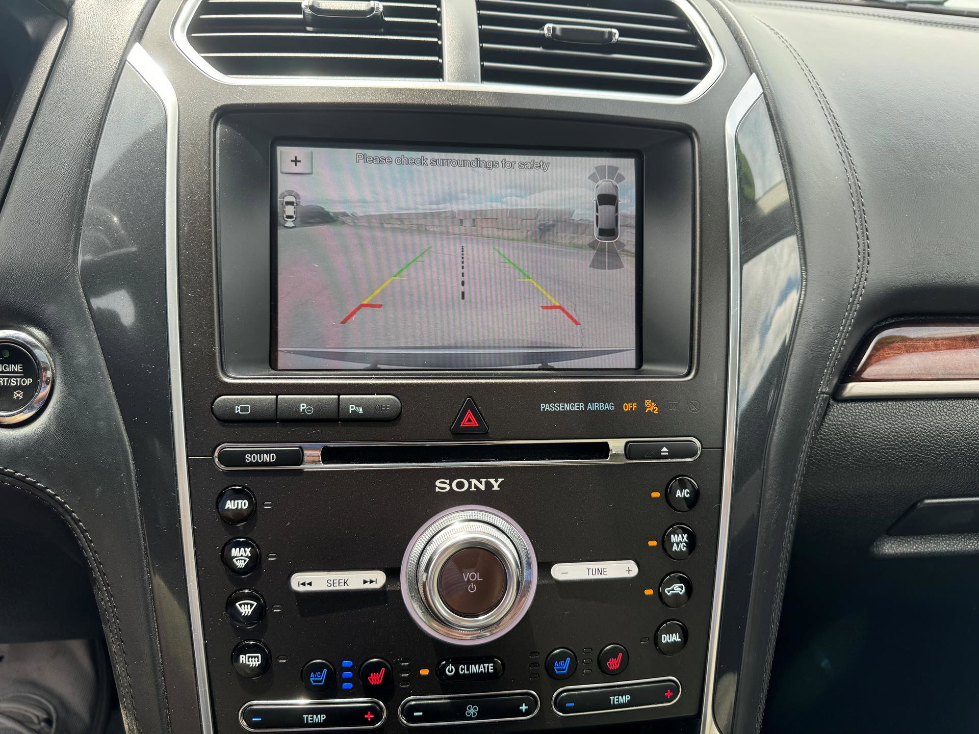 Used 2018 Ford Explorer Platinum image 19