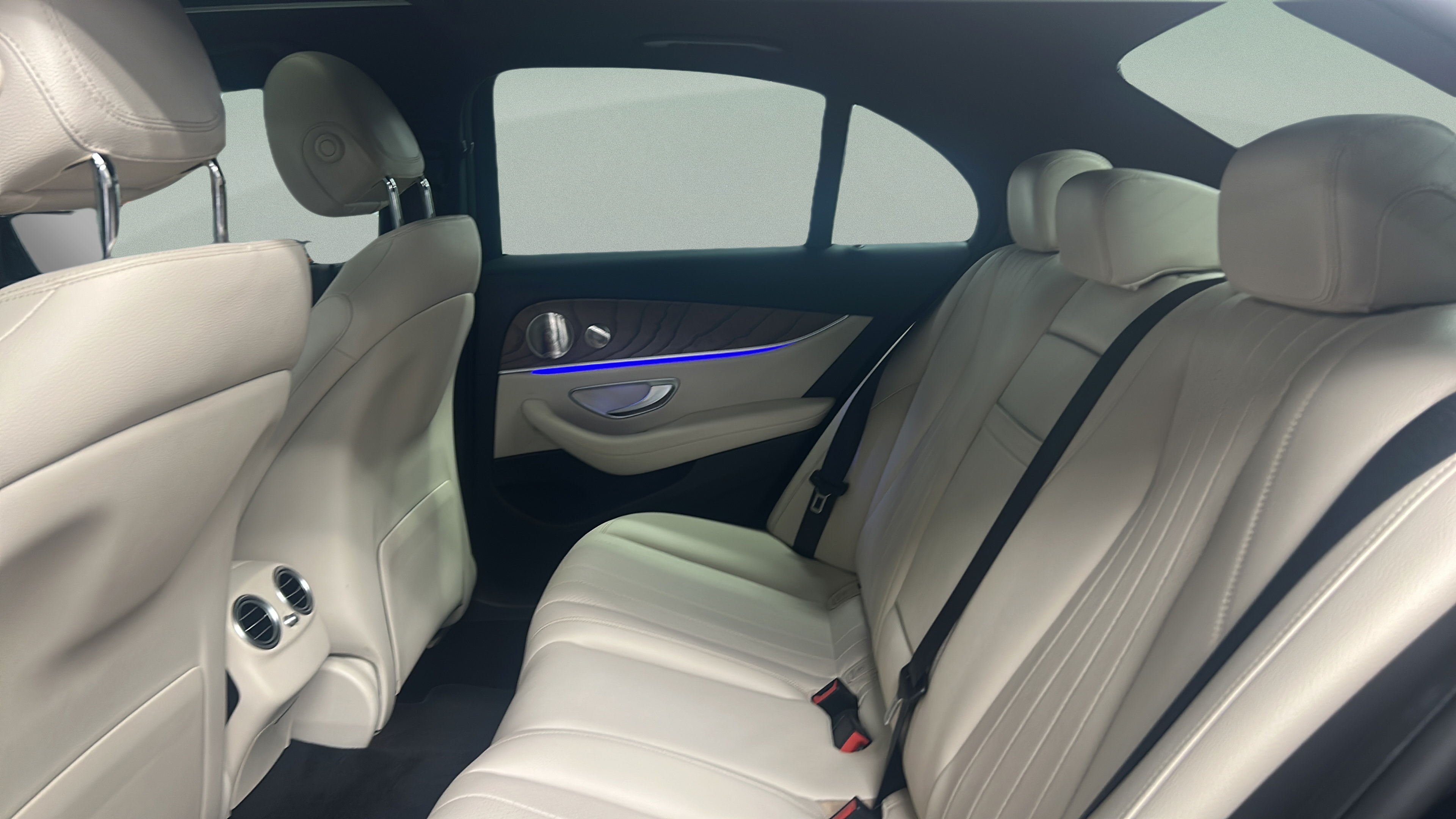 Used 2022 Mercedes-Benz E 350 Sedan image 27