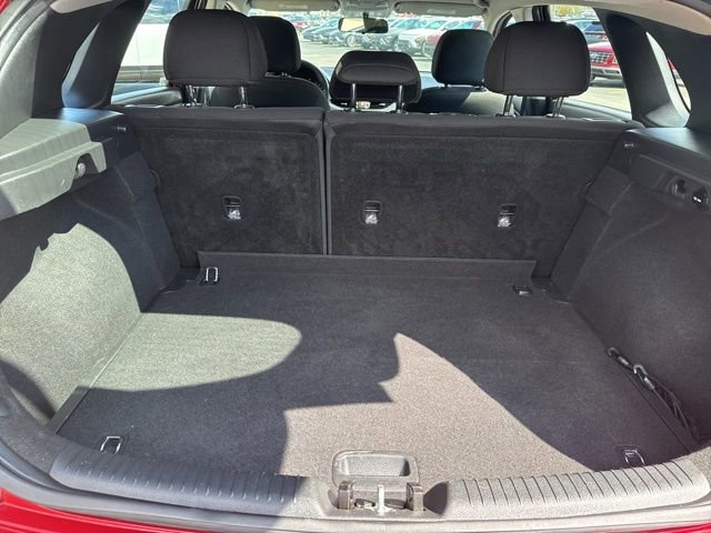 Used 2018 Hyundai Elantra GT FWD image 16