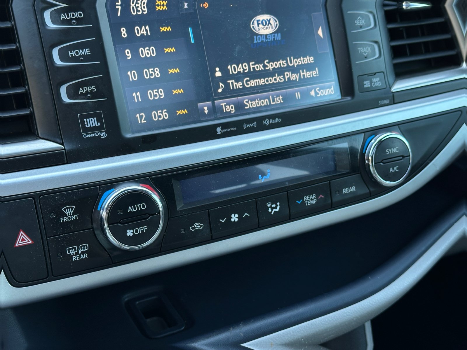 Used 2016 Toyota Highlander Limited FWD image 18