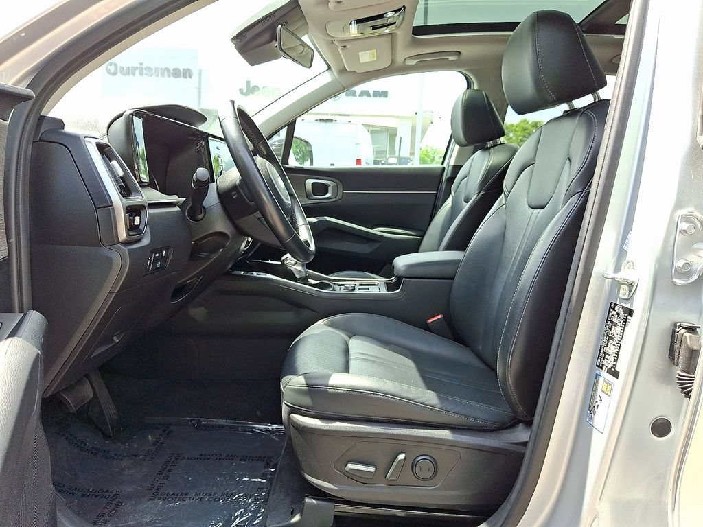 Used 2021 Kia Sorento EX w/ Panoramic Sunroof Package AWD/4WD image 14
