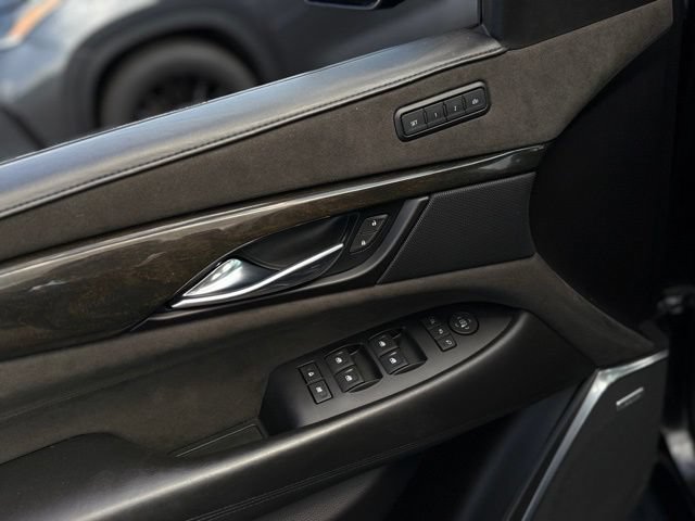 Used 2020 Cadillac Escalade Platinum AWD/4WD image 13