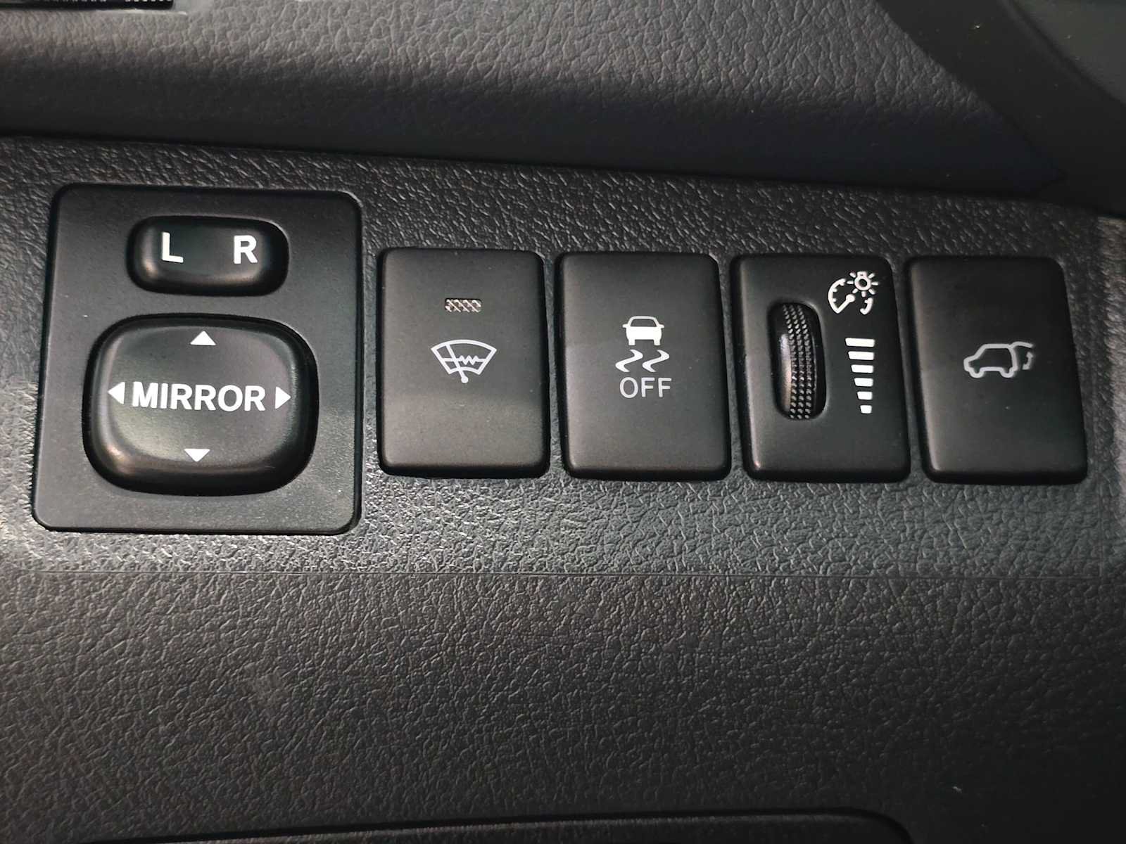 Used 2013 Toyota Highlander Limited AWD/4WD image 19