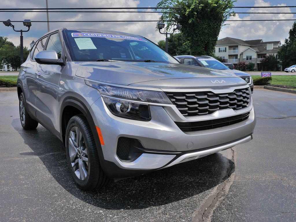 Used 2023 Kia Seltos LX AWD/4WD image 3