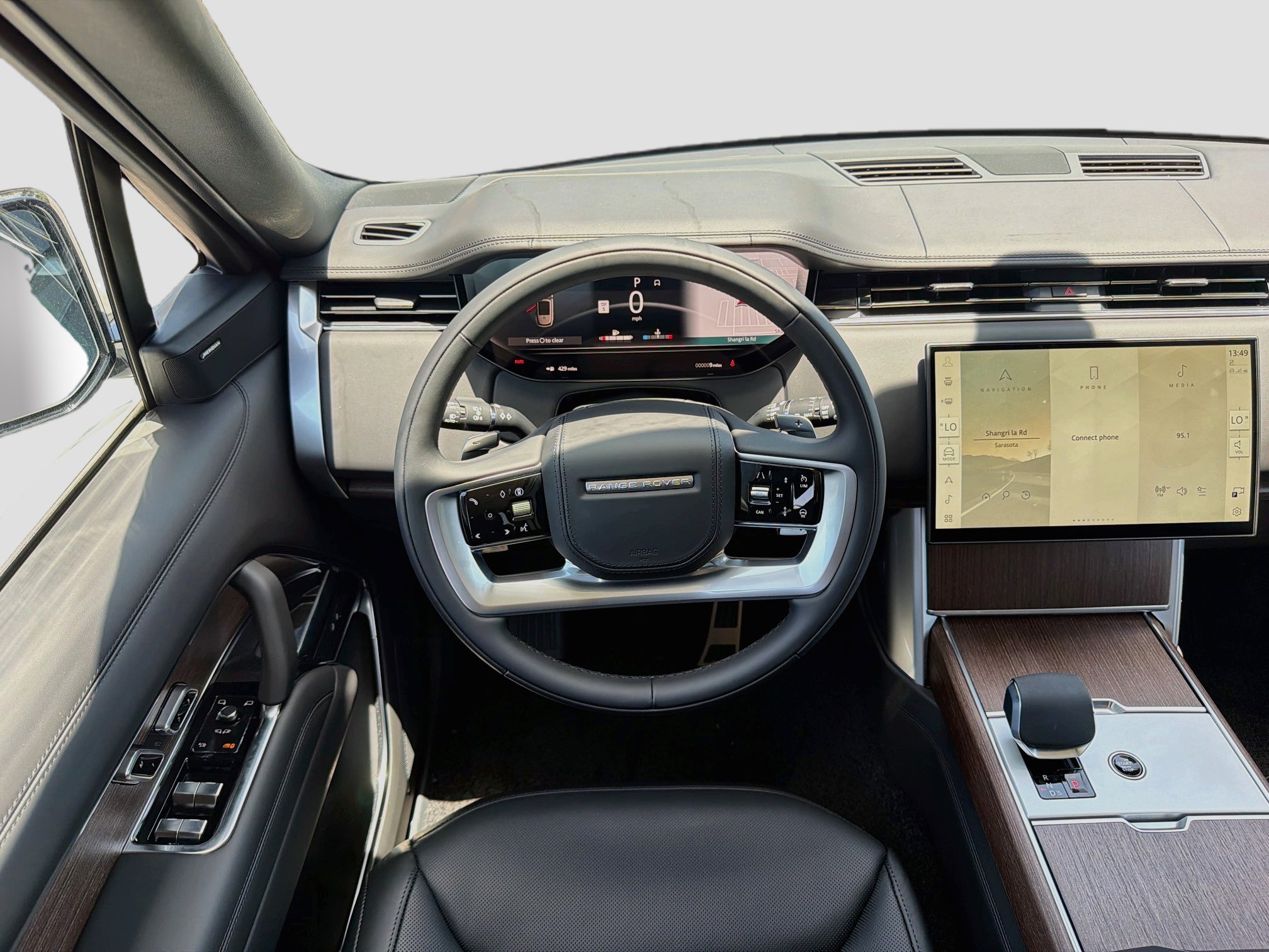 New 2026 Land Rover Range Rover Long Wheelbase SE AWD/4WD image 18