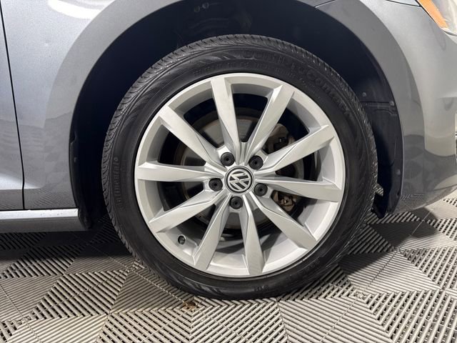 Used 2015 Volkswagen Golf SE image 11