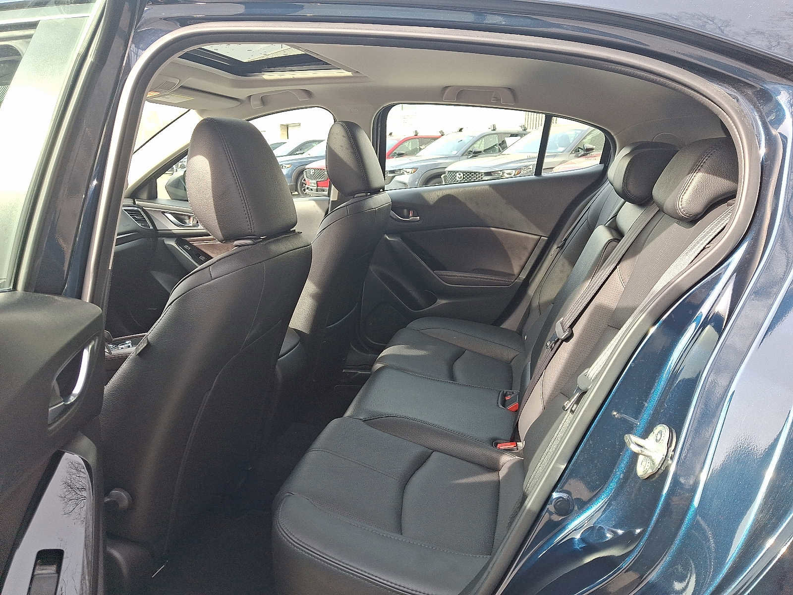 Used 2018 MAZDA MAZDA3 Grand Touring image 10