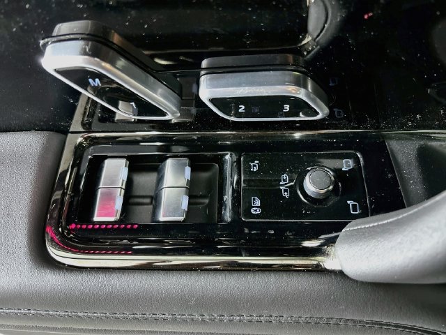New 2027 Land Rover Range Rover Sport SV AWD/4WD image 19