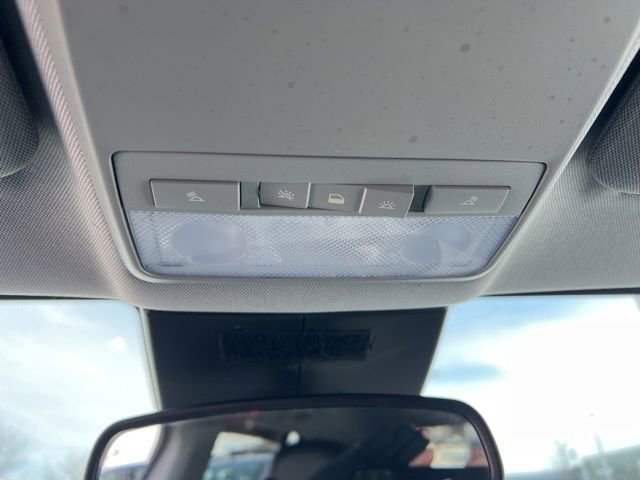 Used 2020 Chevrolet Trax LT w/ LT Convenience Package image 23