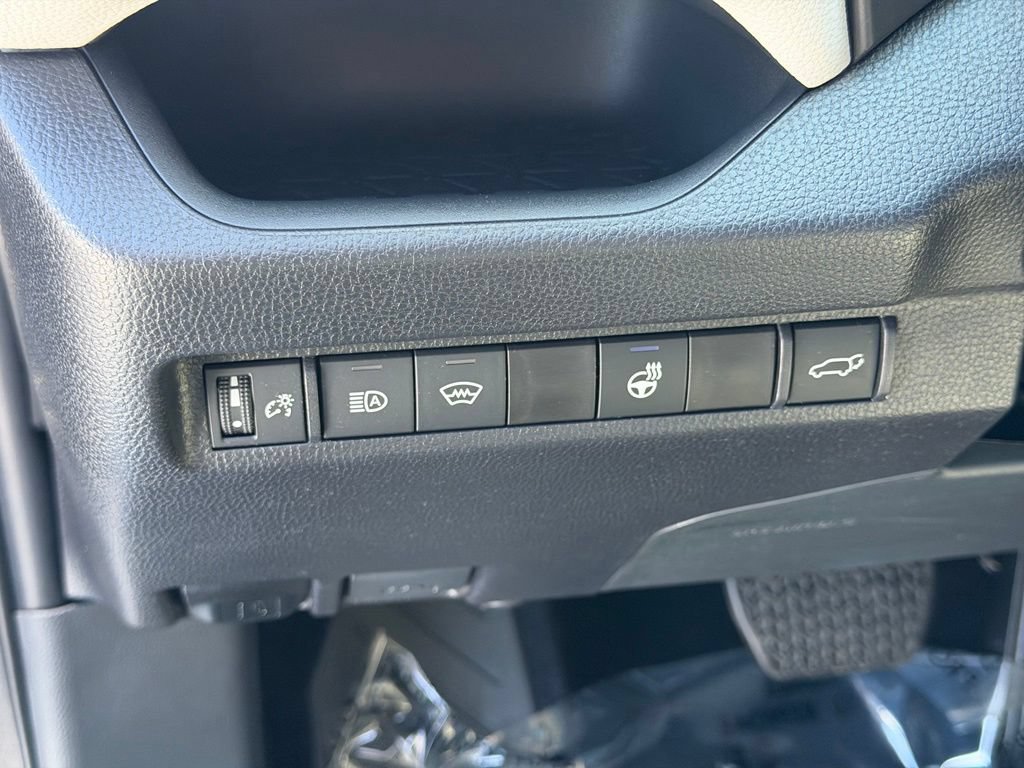 Used 2025 Toyota RAV4 XLE w/ Convenience Package AWD/4WD image 21