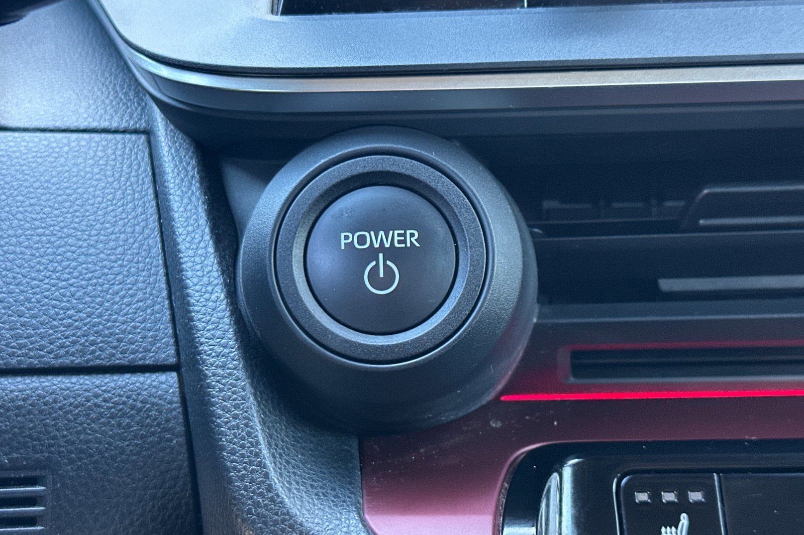 Used 2024 Toyota Prius Prime XSE Premium image 33