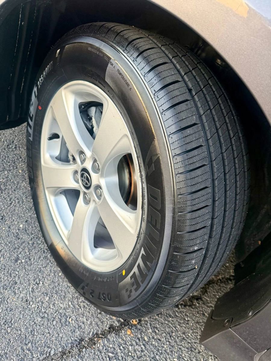 Used 2020 Toyota Sienna LE image 19