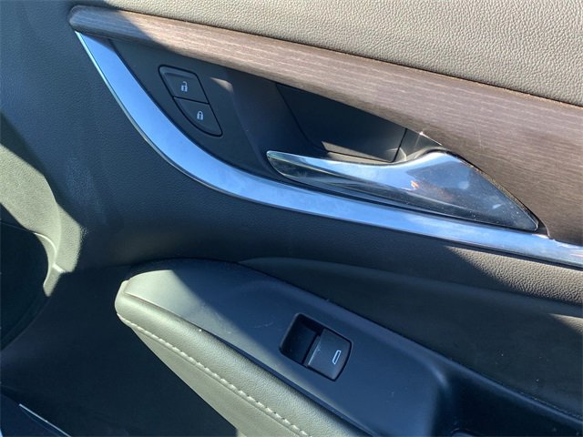 Used 2023 Buick Enclave Avenir w/ Avenir Technology Package image 39