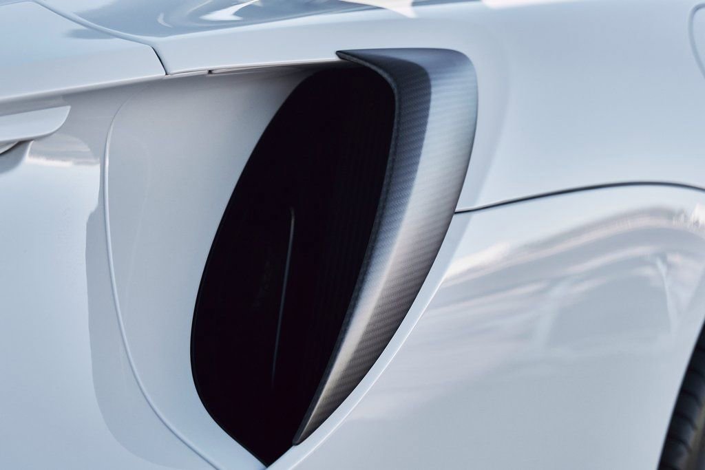 Used 2023 McLaren Artura RWD image 14