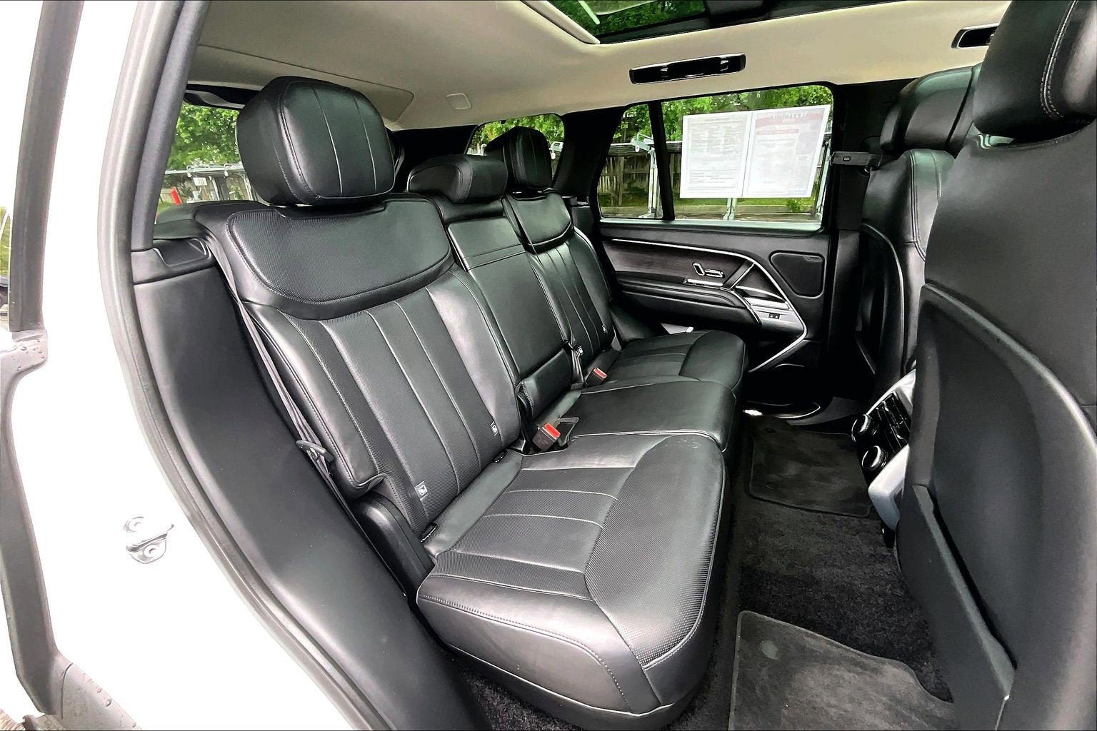 Used 2024 Land Rover Range Rover SE AWD/4WD image 26