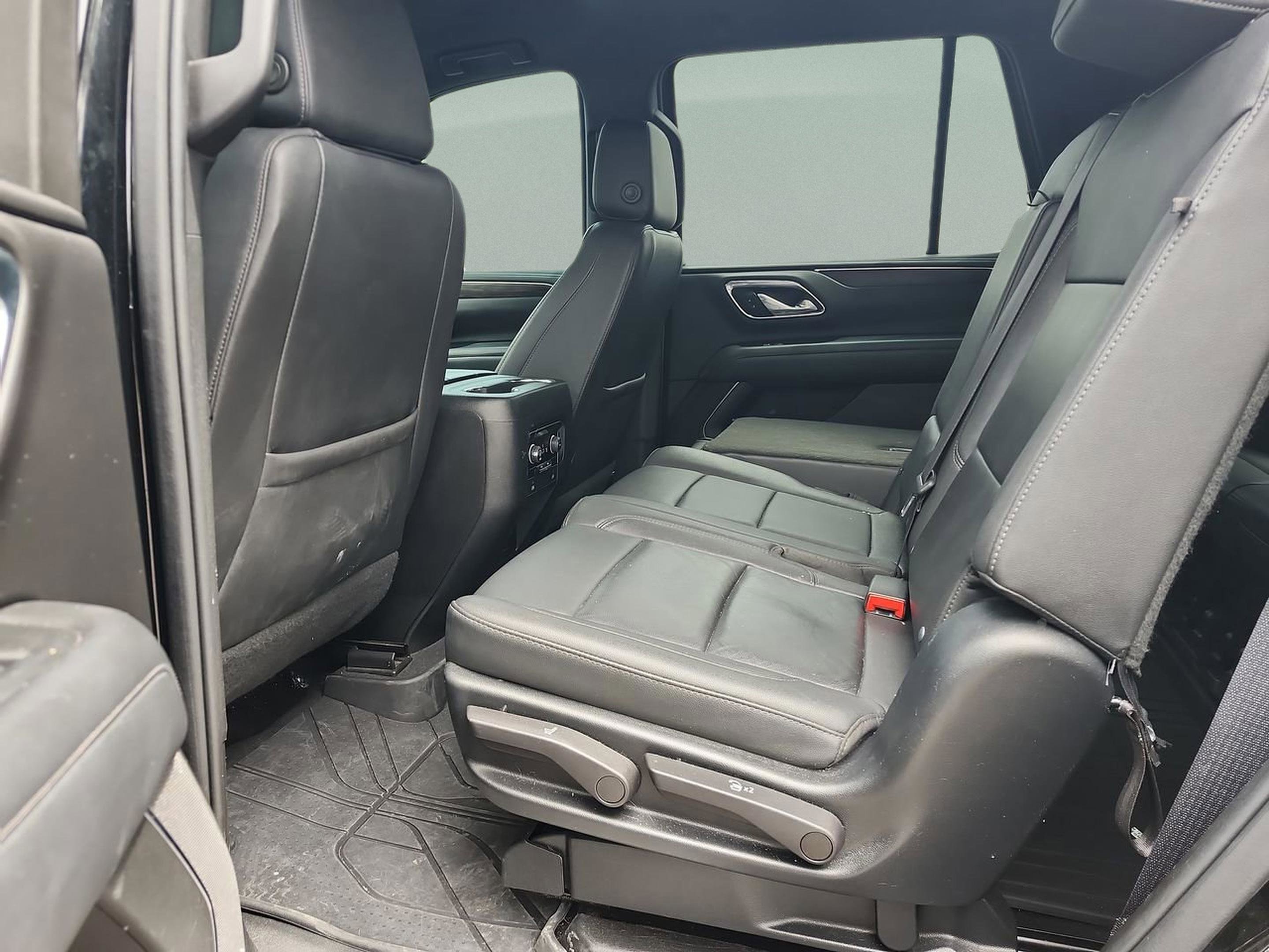 Used 2023 Chevrolet Tahoe LT RWD image 16