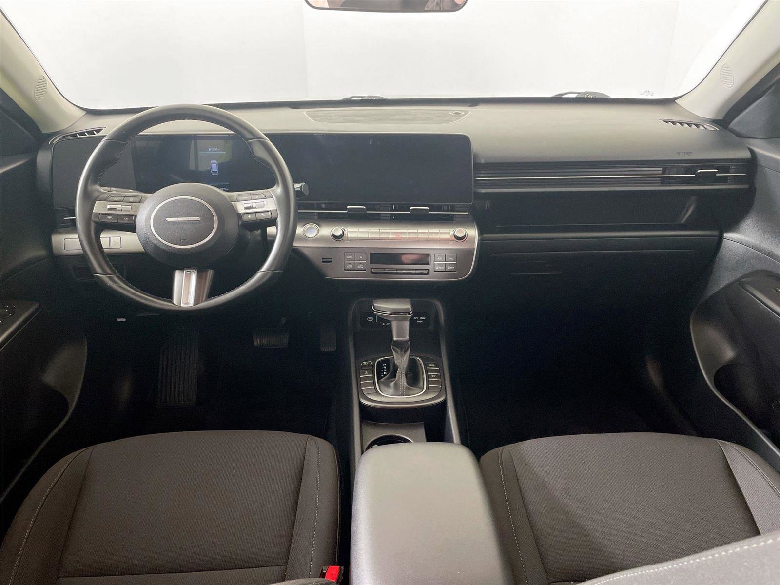 Used 2024 Hyundai Kona SEL AWD/4WD image 28