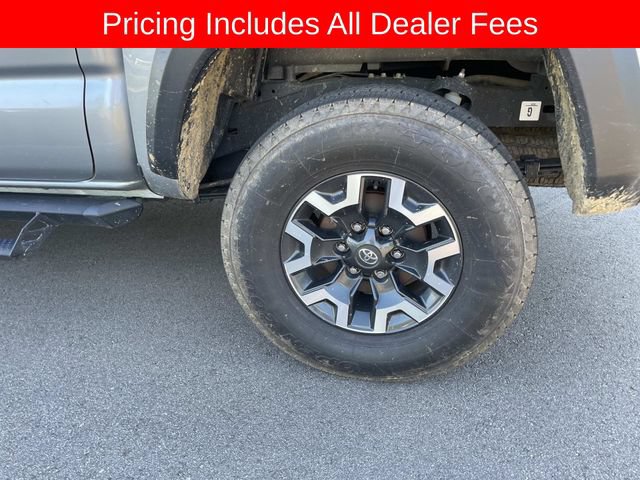 Used 2023 Toyota Tacoma TRD Off-Road w/ TRD Premium Off Road Package AWD/4WD image 4