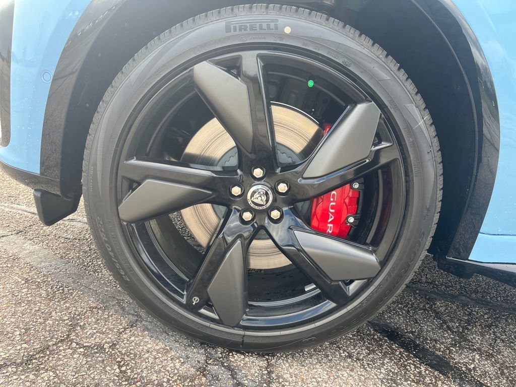 New 2026 Jaguar F-PACE SVR image 21