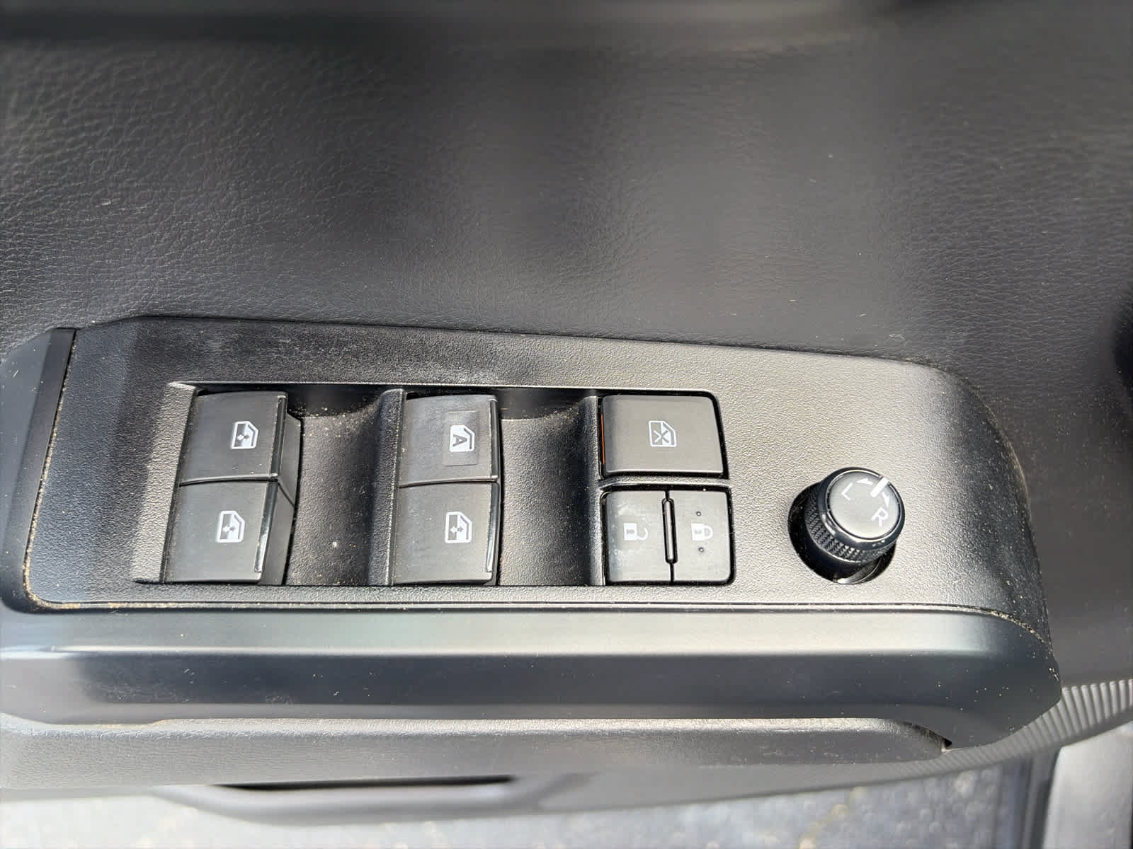 Used 2023 Toyota Tacoma SR AWD/4WD image 23