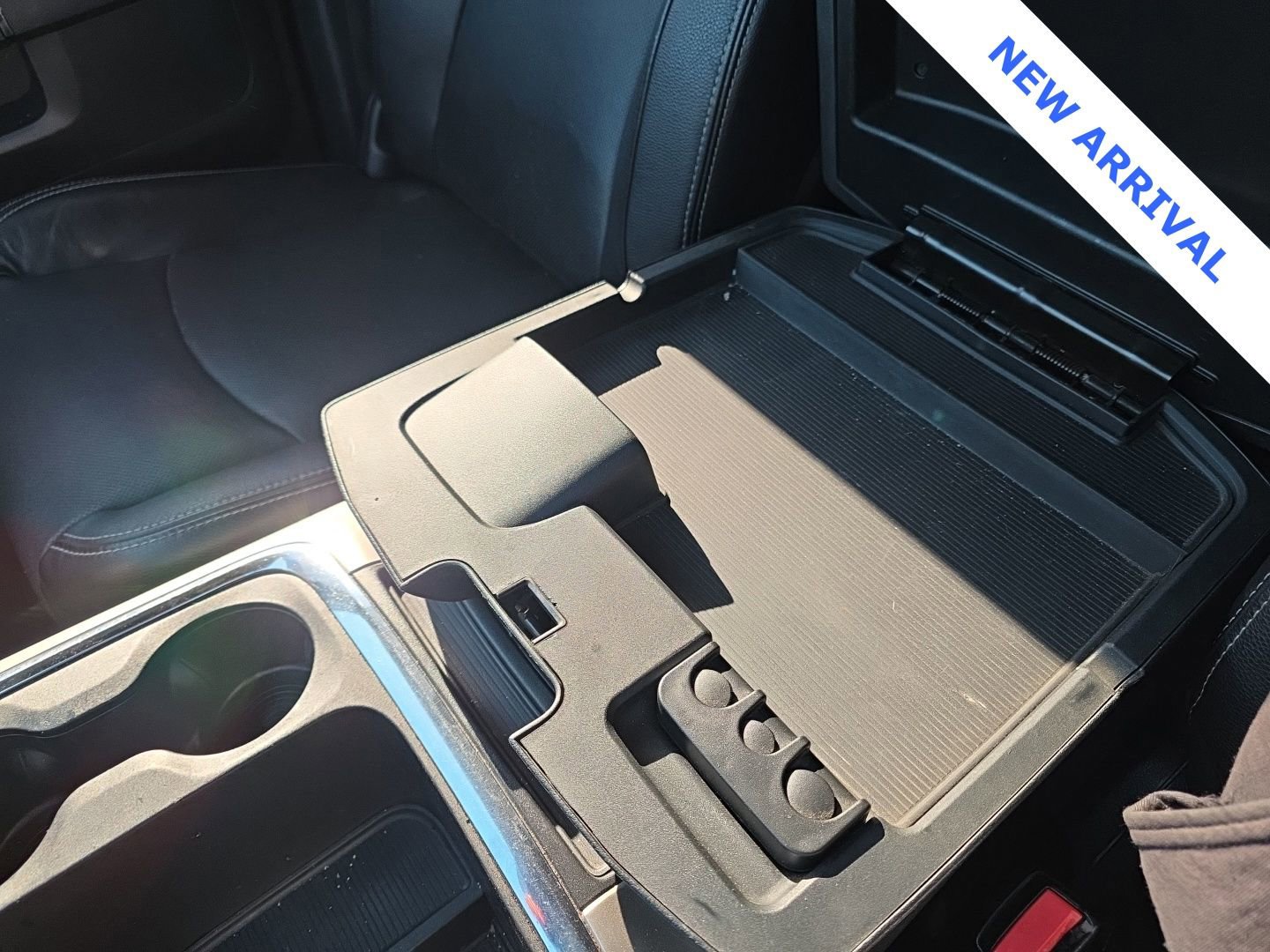 Used 2018 RAM 3500 Laramie w/ Convenience Group image 27