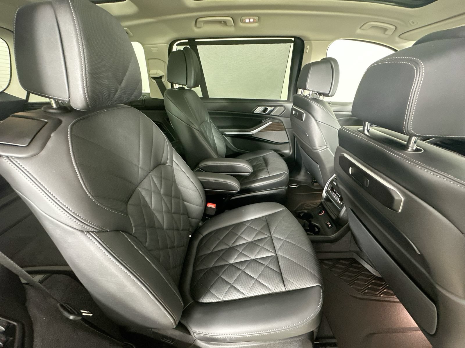 Used 2026 BMW X7 xDrive40i w/ Premium Package AWD/4WD image 44