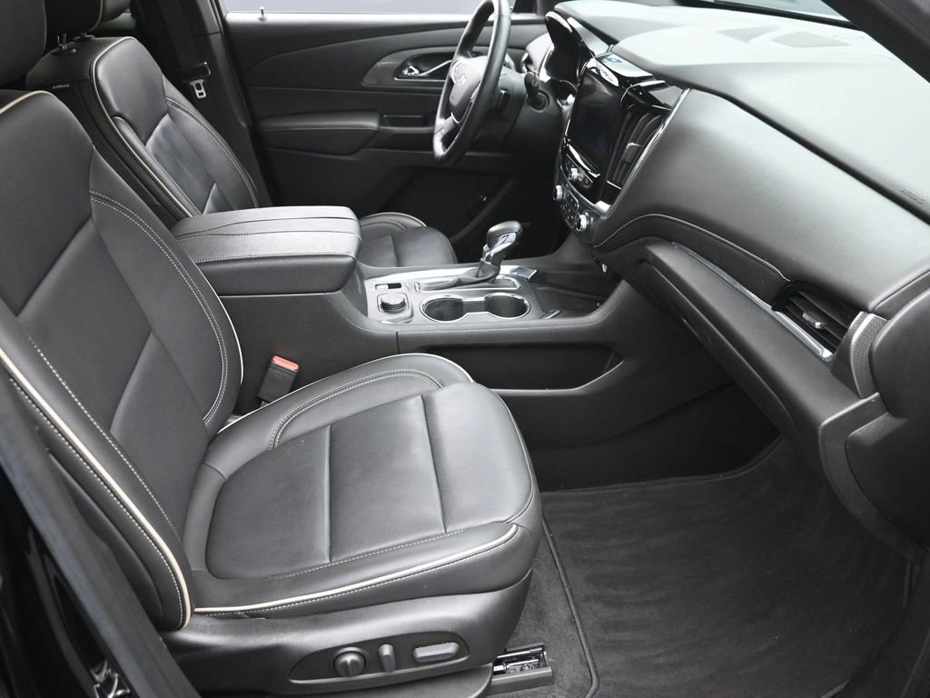 Used 2023 Chevrolet Traverse Premier w/ Redline Edition image 7