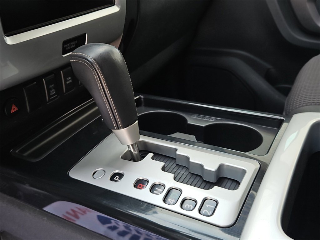 Used 2015 Nissan Titan PRO-4X image 37