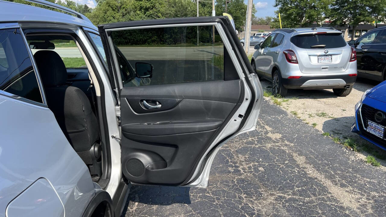 Used 2018 Nissan Rogue SV w/ Premium Package image 34