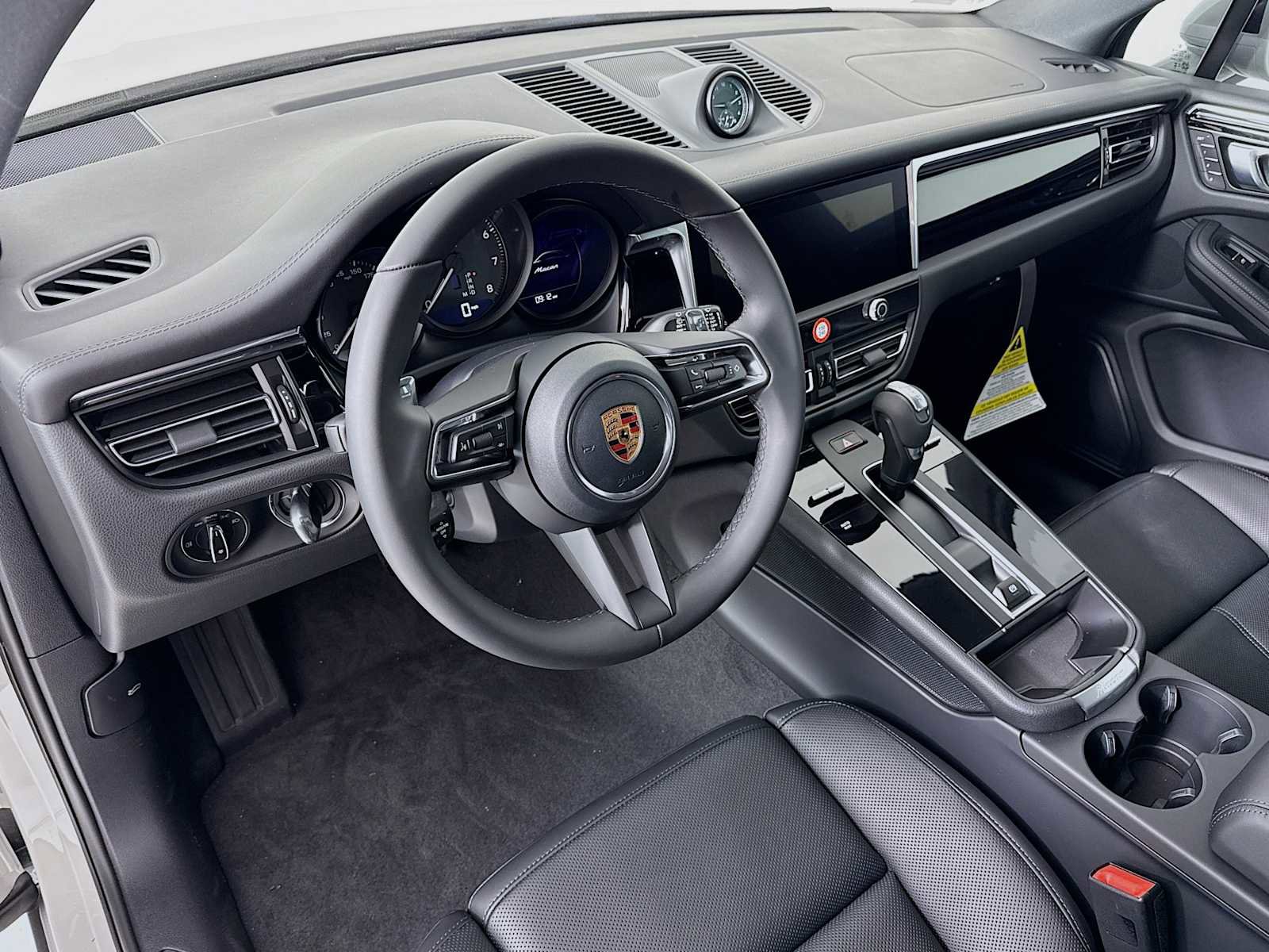 New 2026 Porsche Macan image 4