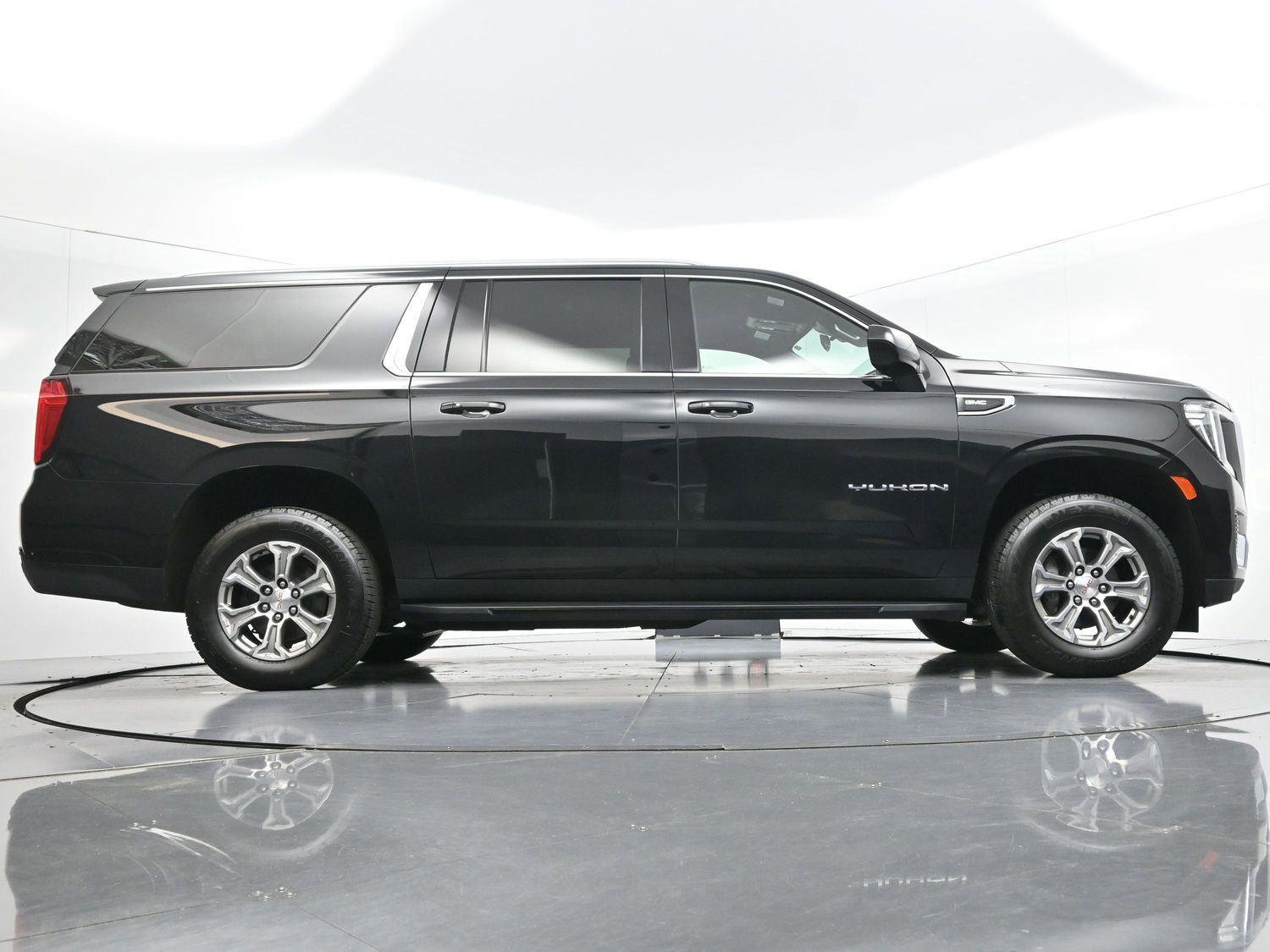 Used 2023 GMC Yukon XL SLE w/ Gmc Pro Safety Plus Package AWD/4WD image 51