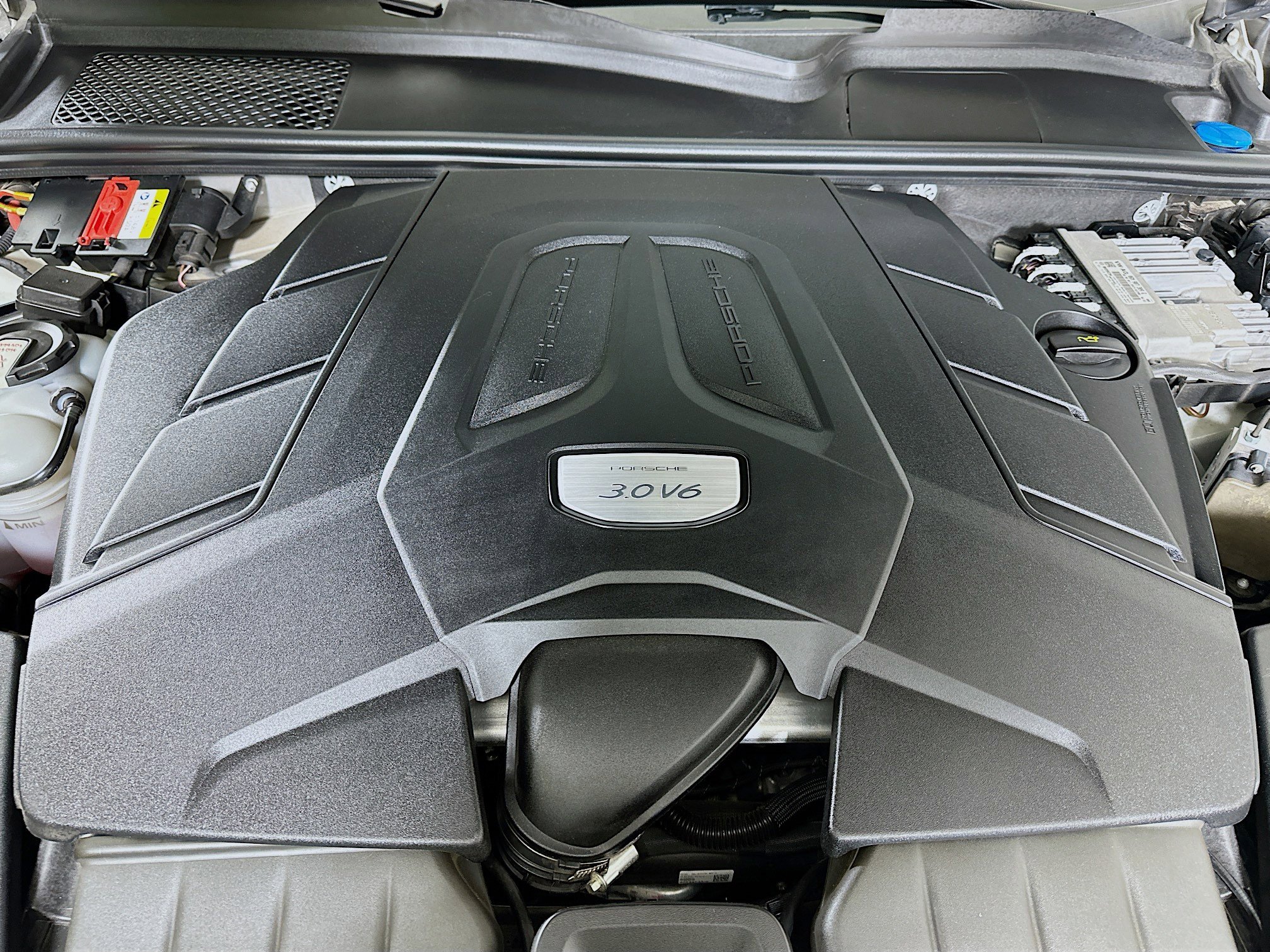 Used 2021 Porsche Cayenne AWD/4WD image 34