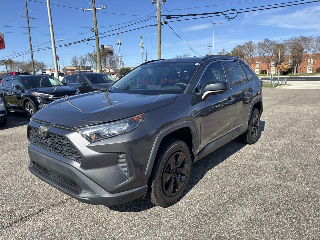 Used 2019 Toyota RAV4 LE image 3