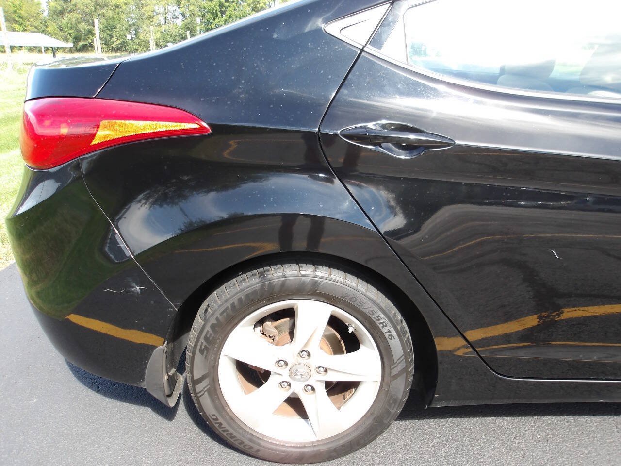 Used 2013 Hyundai Elantra GLS w/ Preferred Pkg FWD image 33