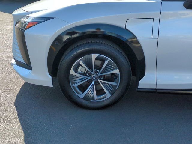 Used 2023 Lexus RZ 450e Premium w/ Technology Package image 10