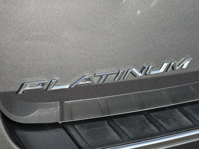 Used 2022 Ford Explorer Platinum w/ Equipment Group 601A AWD/4WD image 8