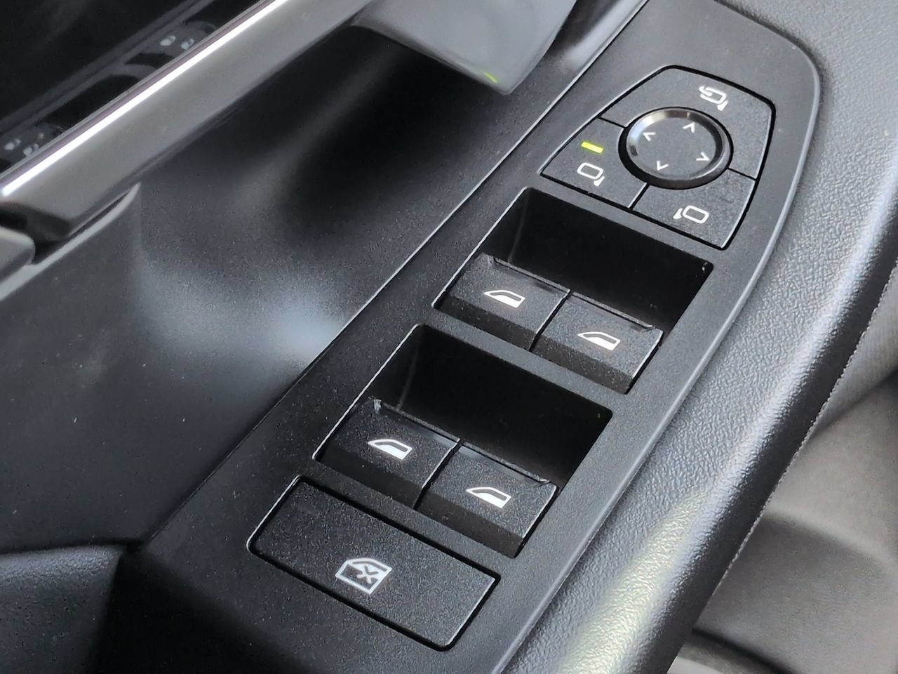 Used 2024 BMW 530i w/ M Sport Package RWD image 22