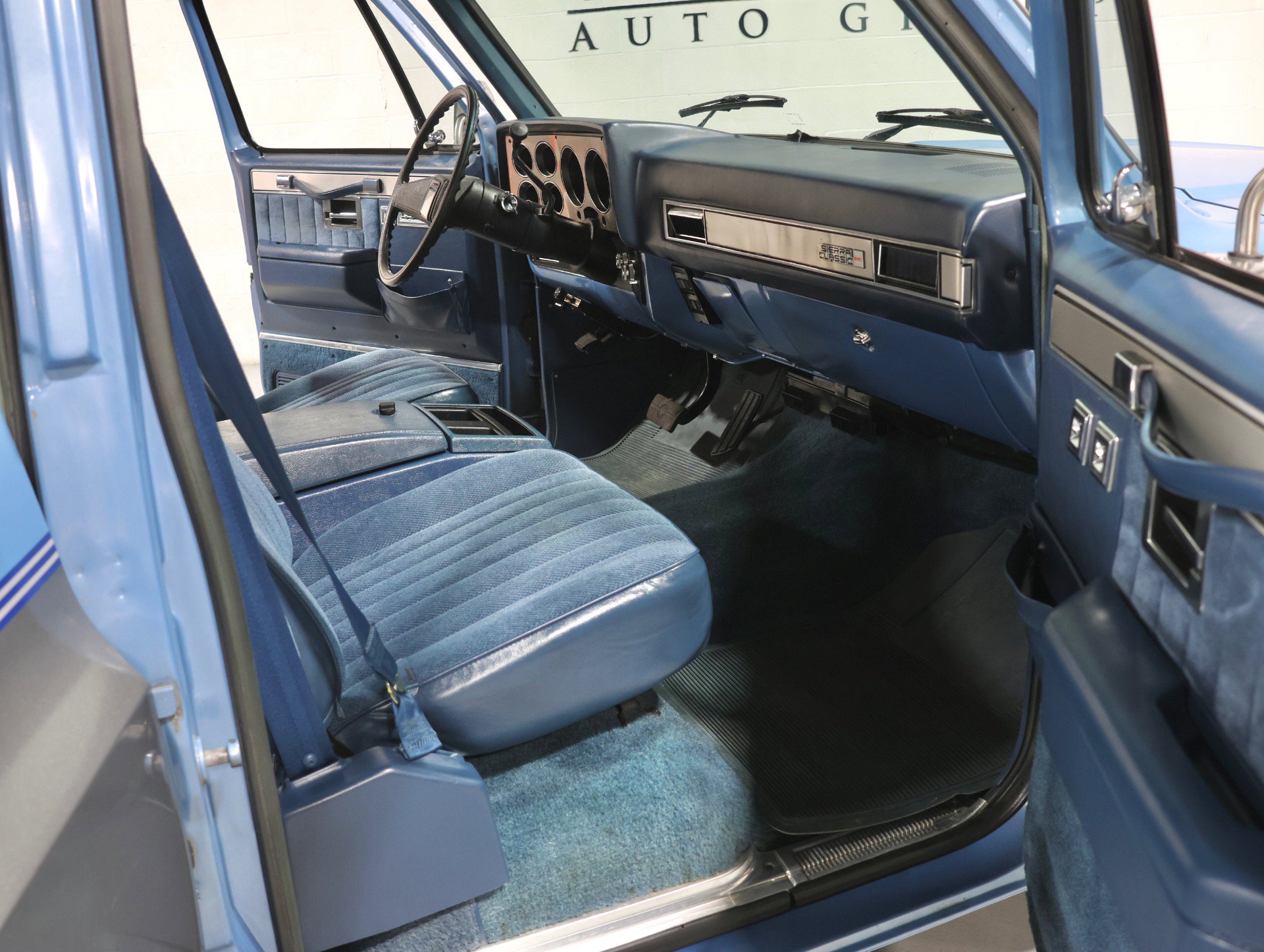 Used 1987 GMC Suburban 2WD image 12