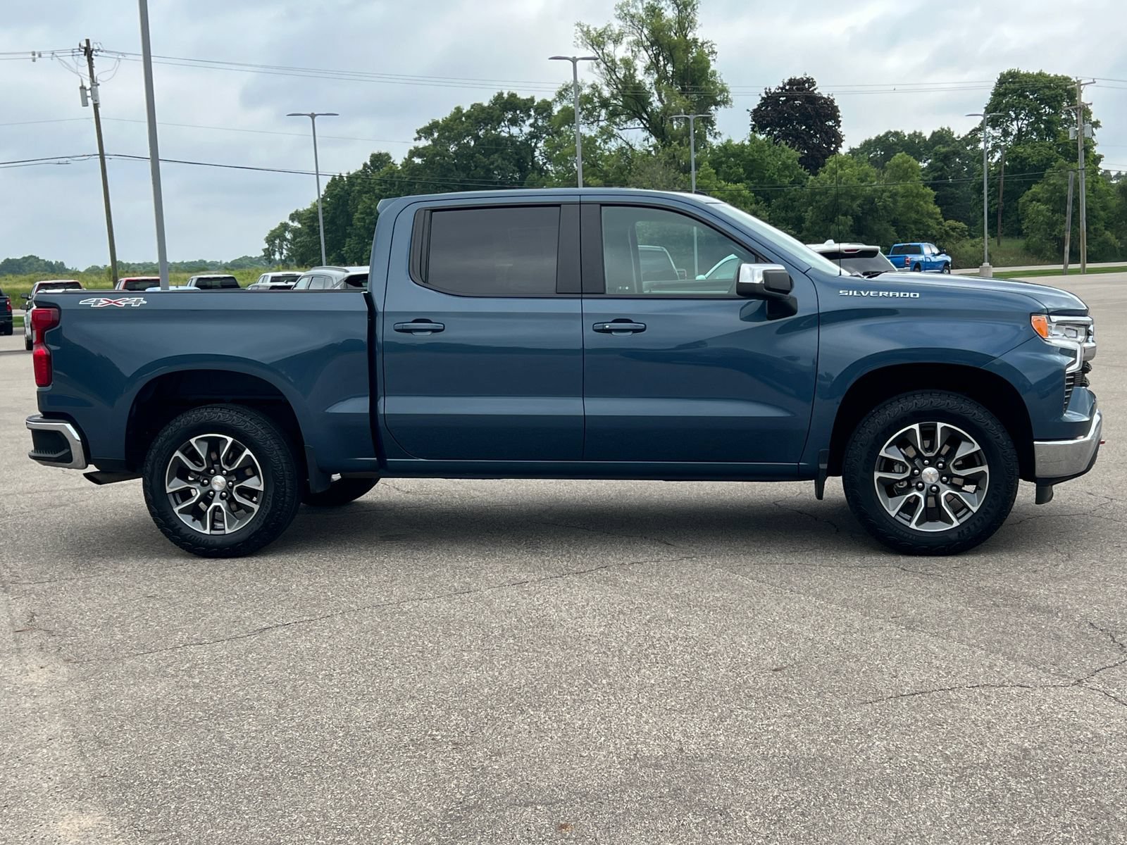 Certified 2024 Chevrolet Silverado 1500 LT AWD/4WD image 45